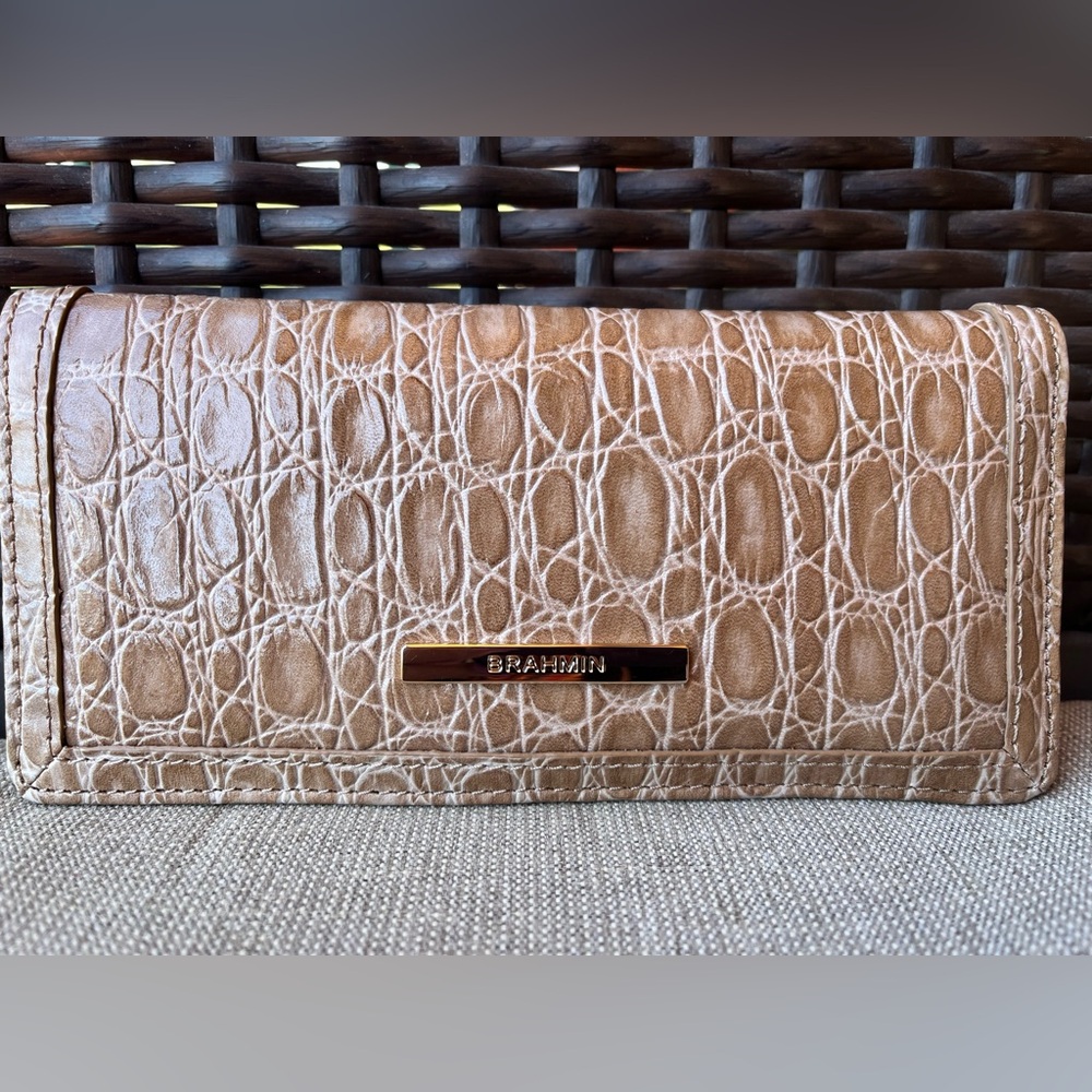 NWT Brahmin Ady in TIMELESS TAUPE BYEM Melbourne Wallet